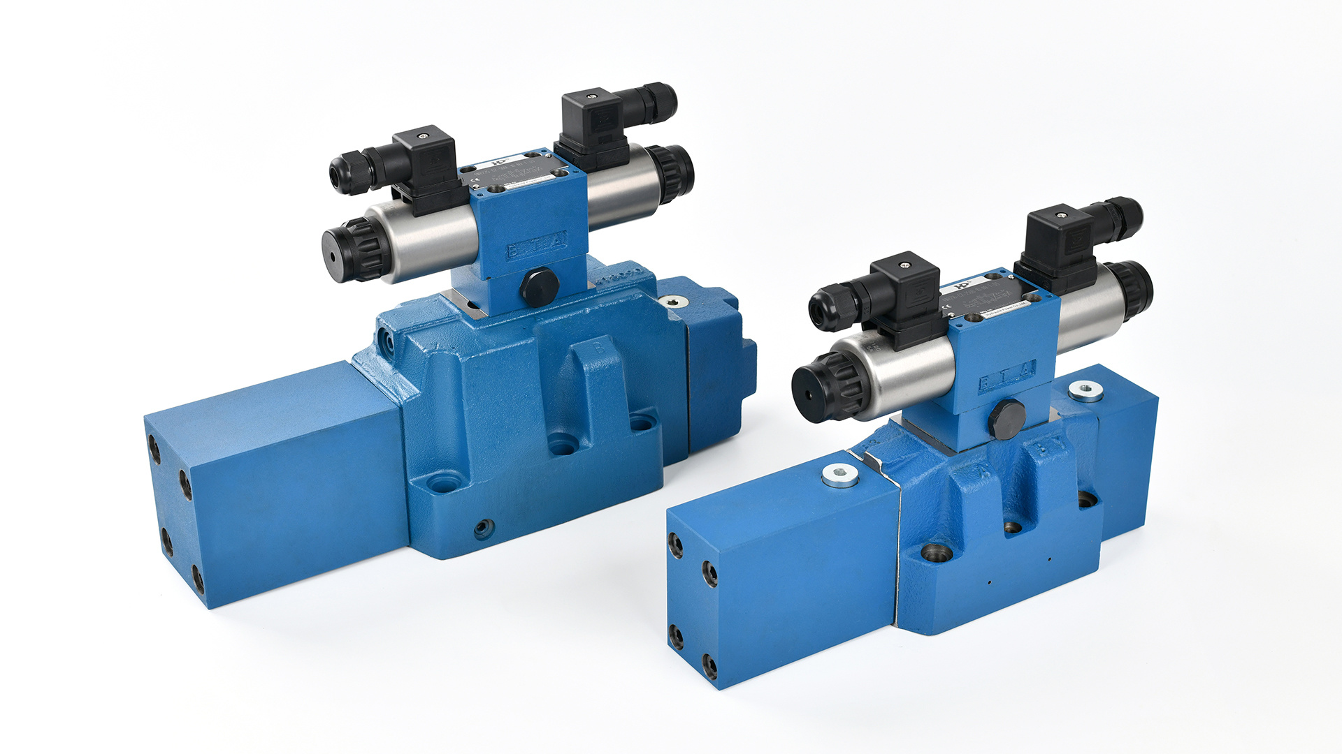 如何檢查比例換向閥的工作壓力是否正常？